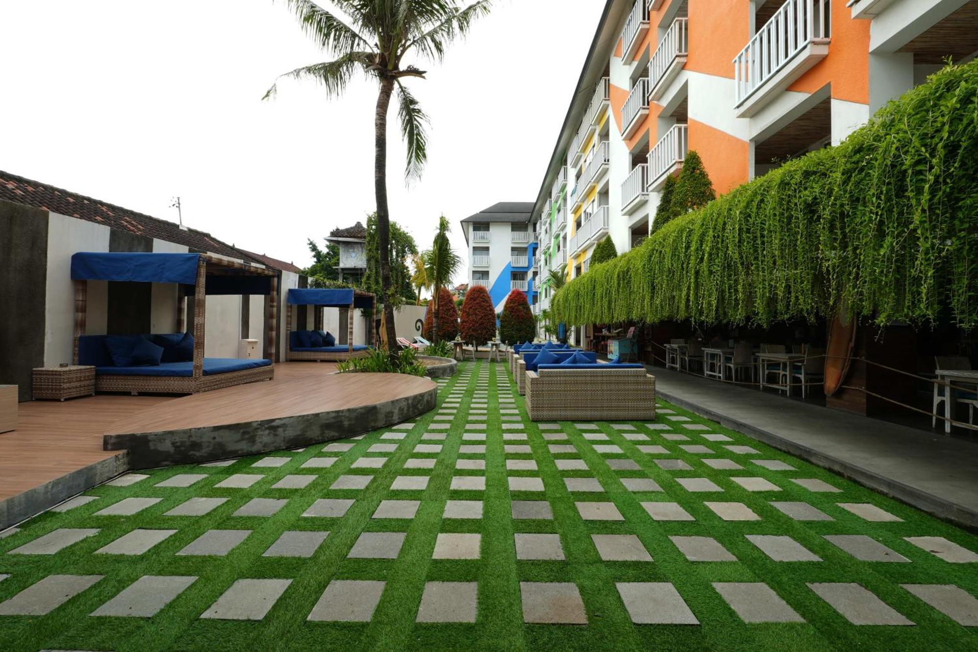 Bliss Surfer Hotel By Tritama Hospitality Legian Eksteriør bilde